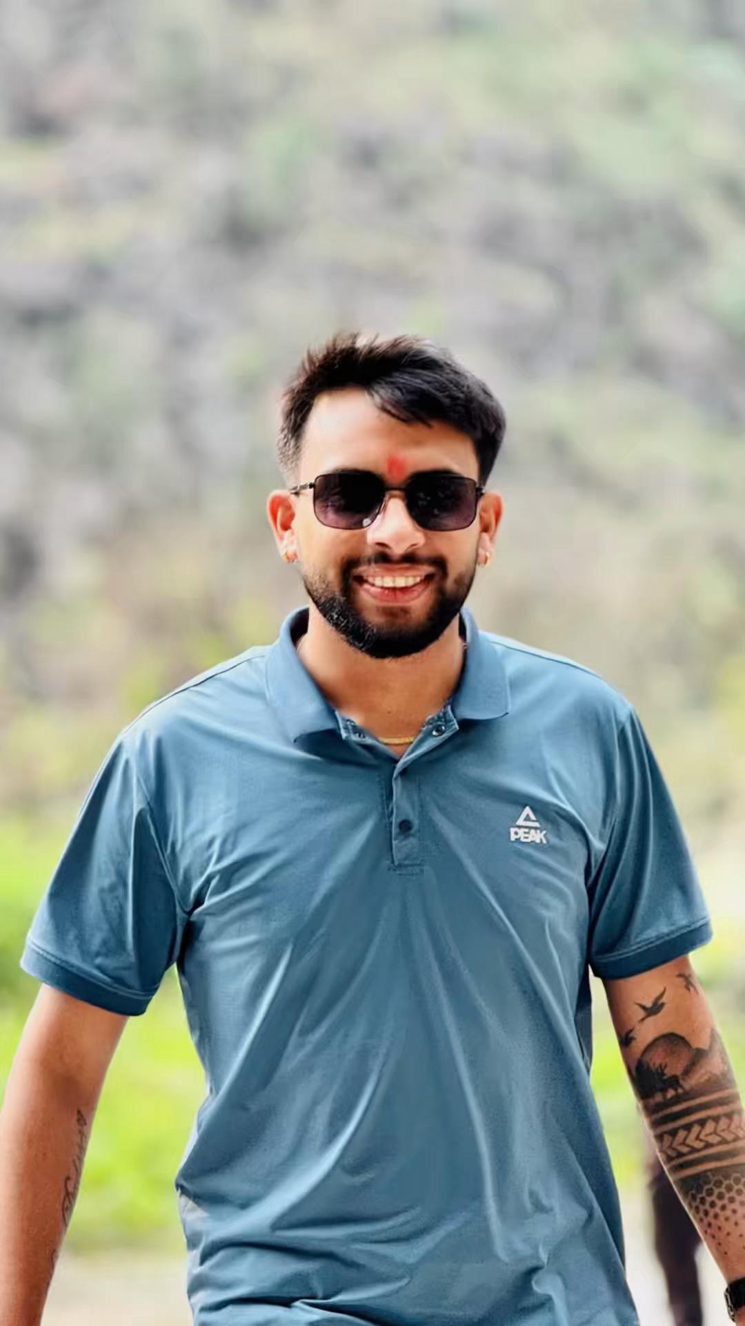 @SUNDAR WAGLE 👑