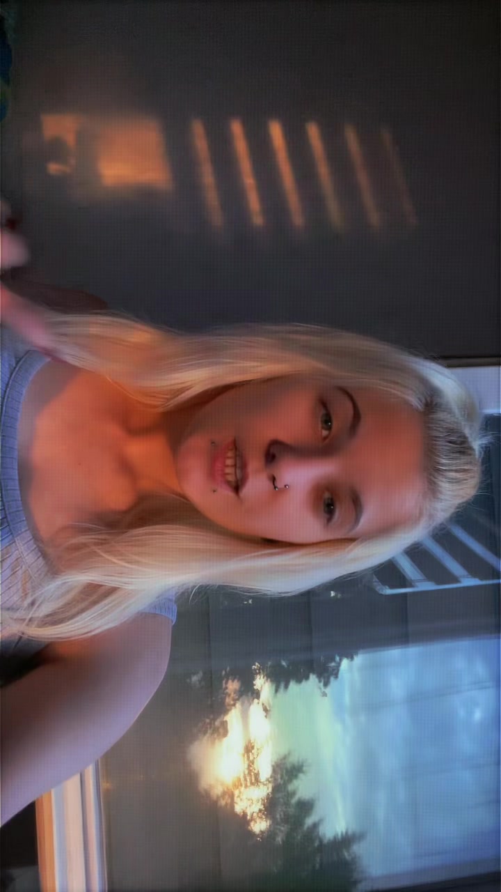 @Celine_cz
