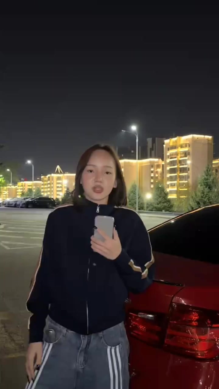 @lizka