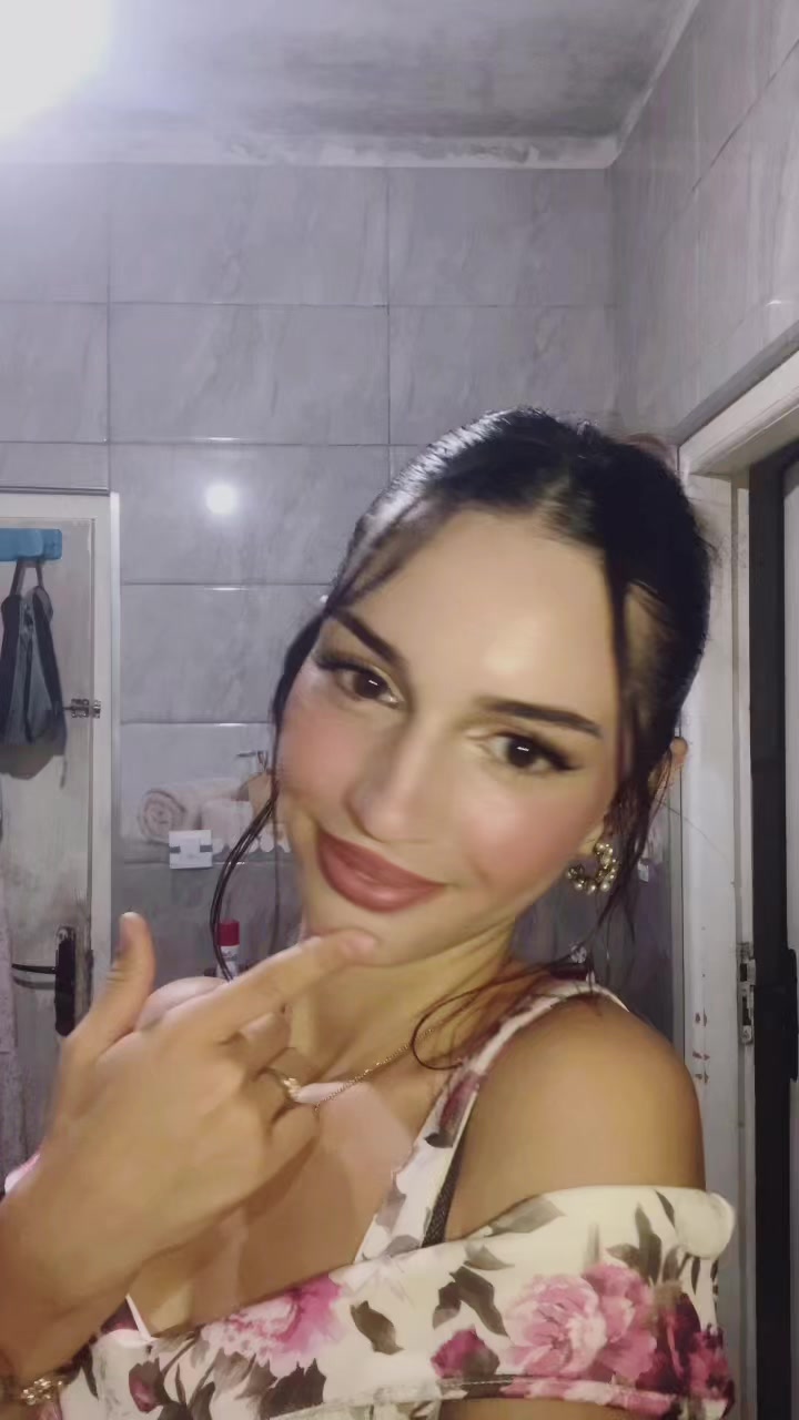 @Maissa Aura