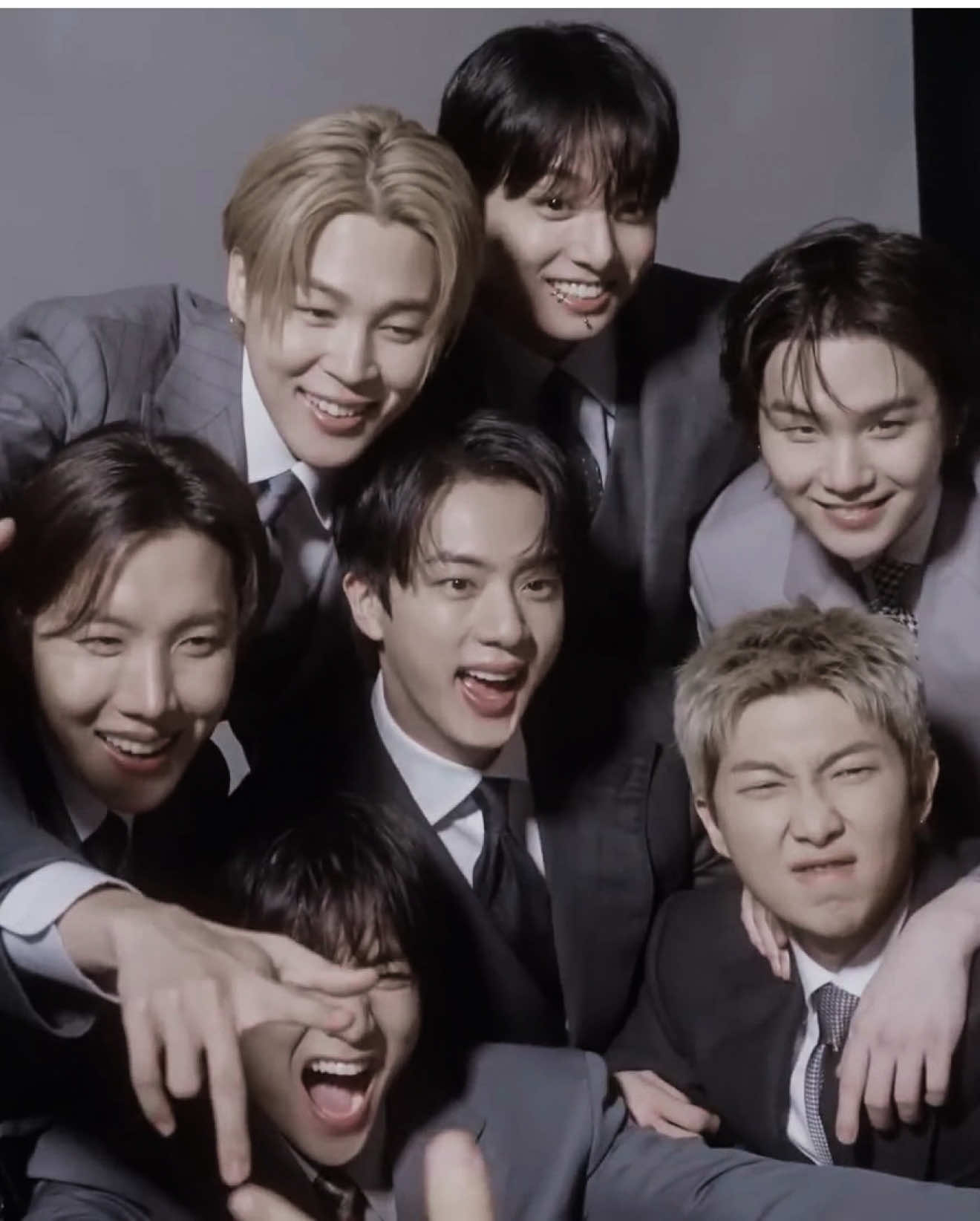@angelieo_ will see BTS ⟭⟬⁷💜✨