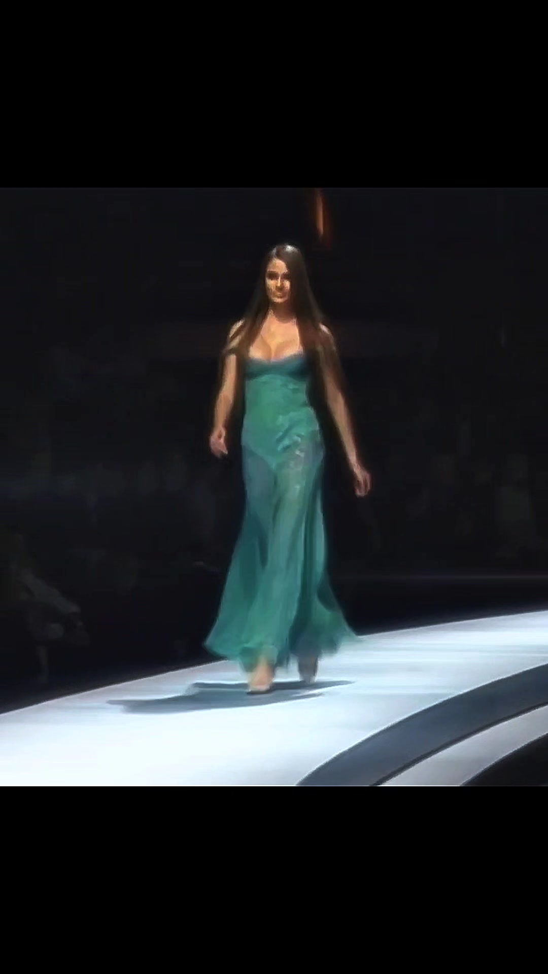 @fashion.runways