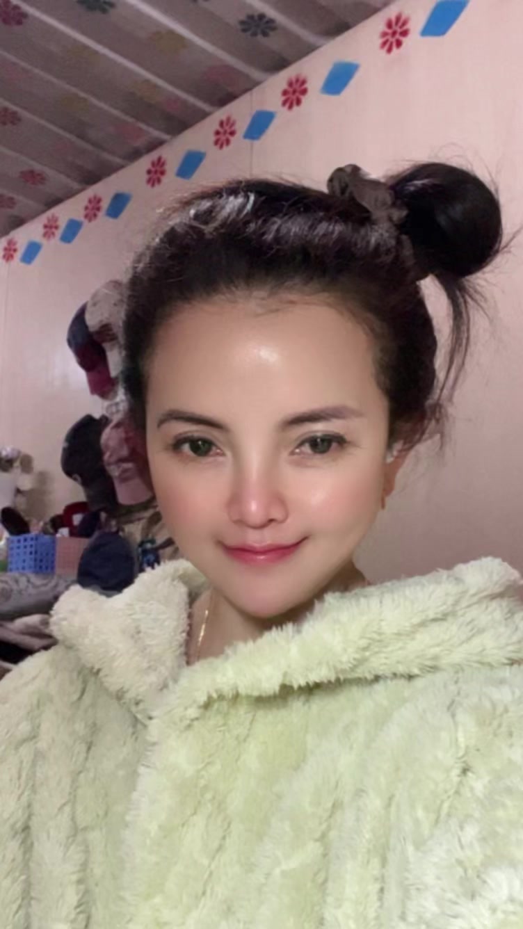 @mia Elleny.
