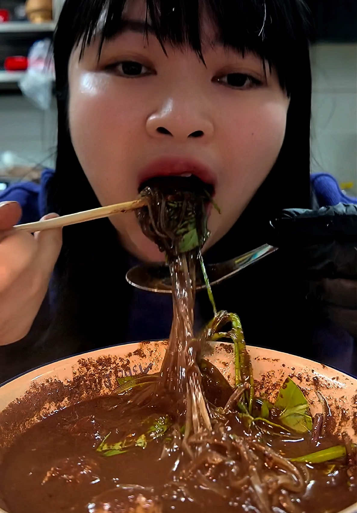 @แวว(คนที่ทำก๋วยเตี๋ยวข้นๆ)
