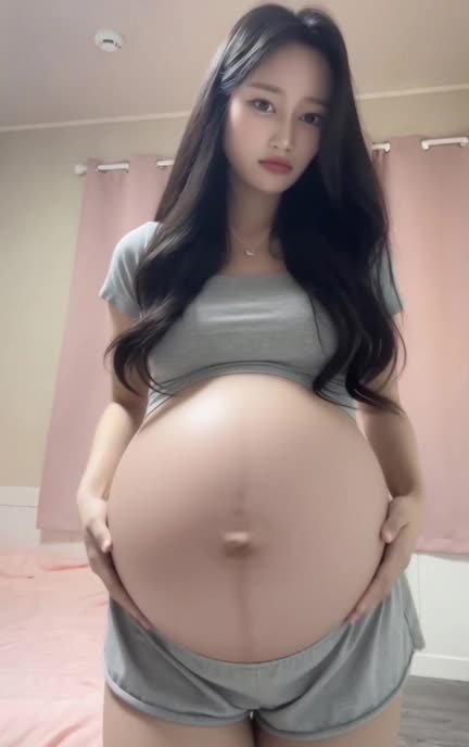 @Pregnant _adeline