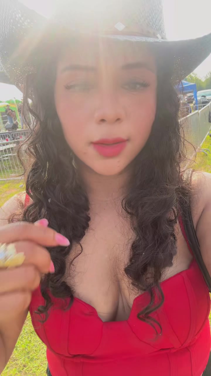 @bella
