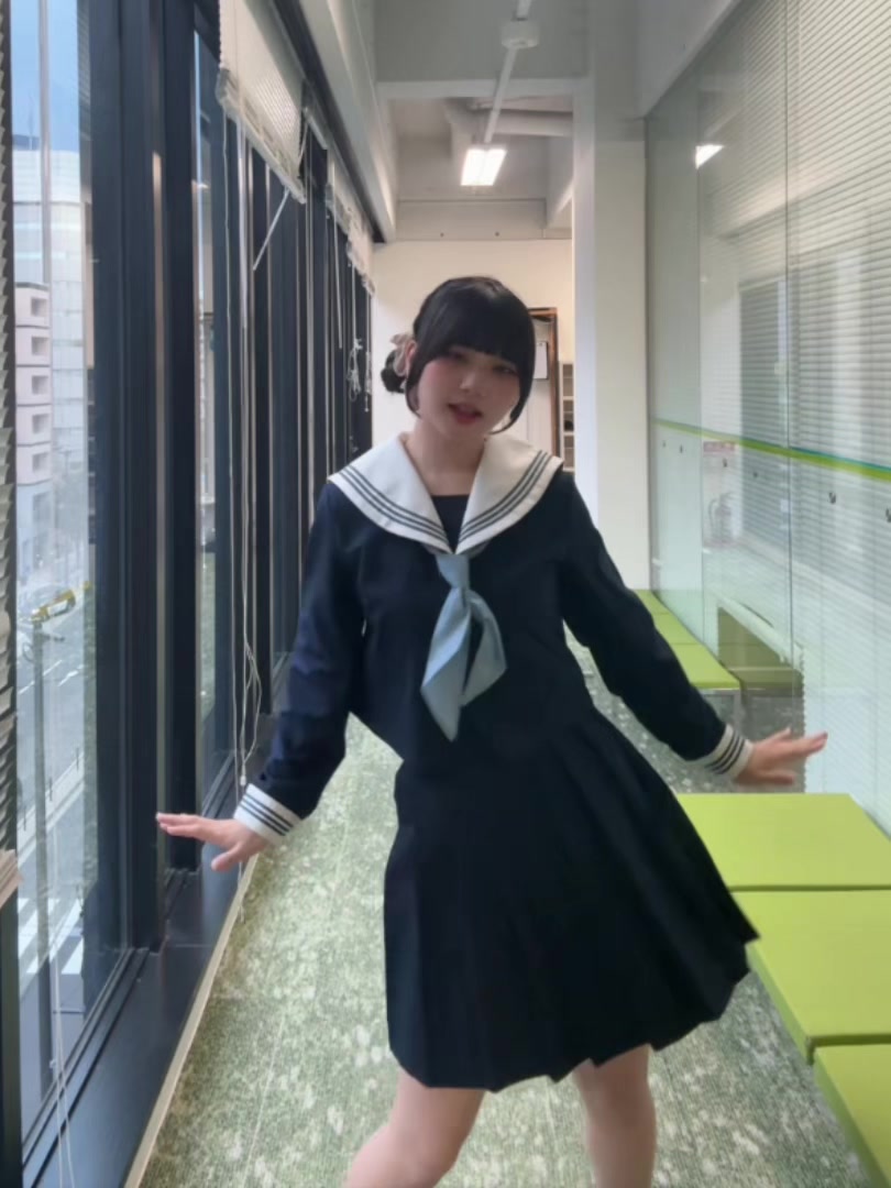 @まひな
