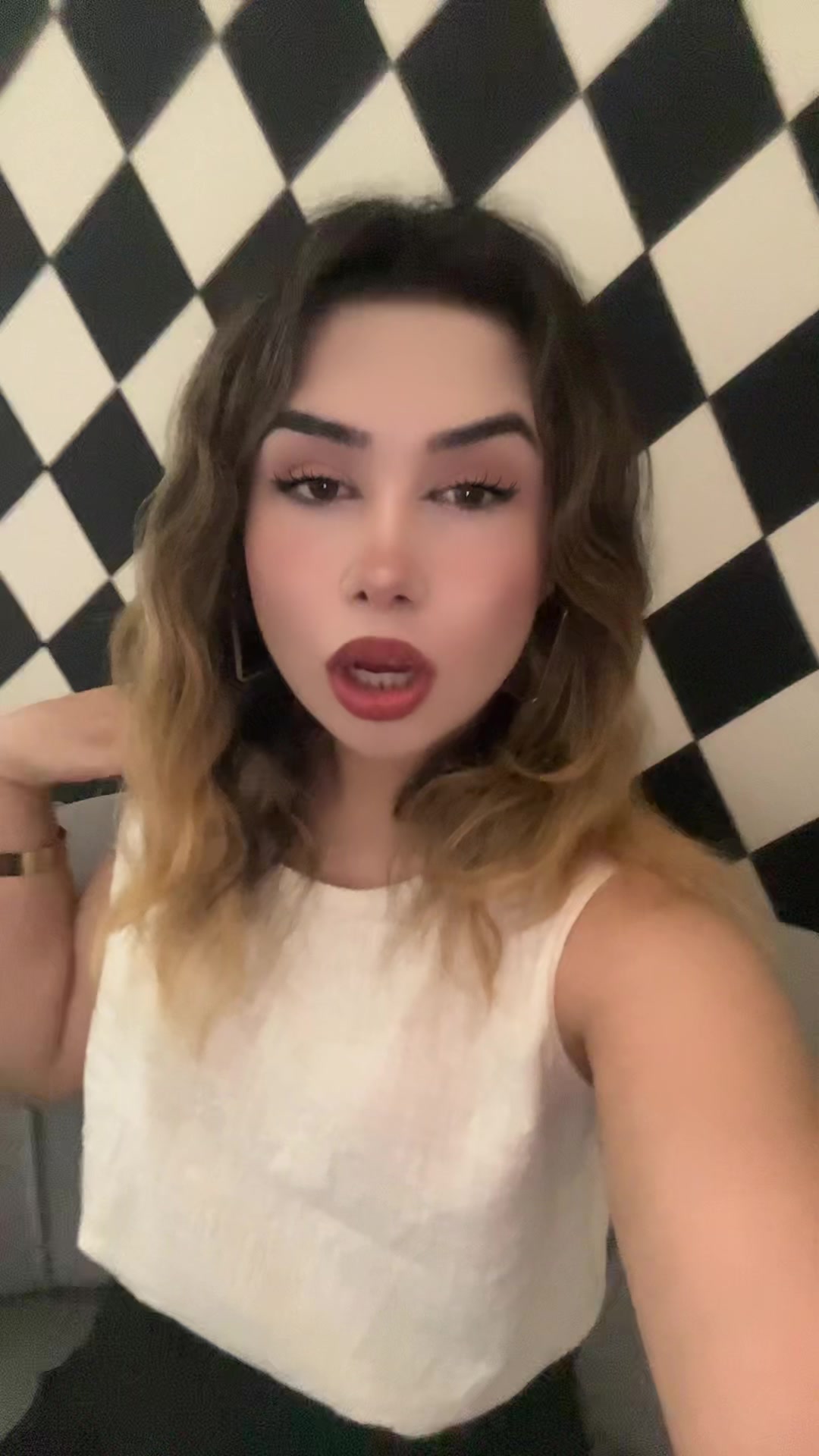 @Elisaa