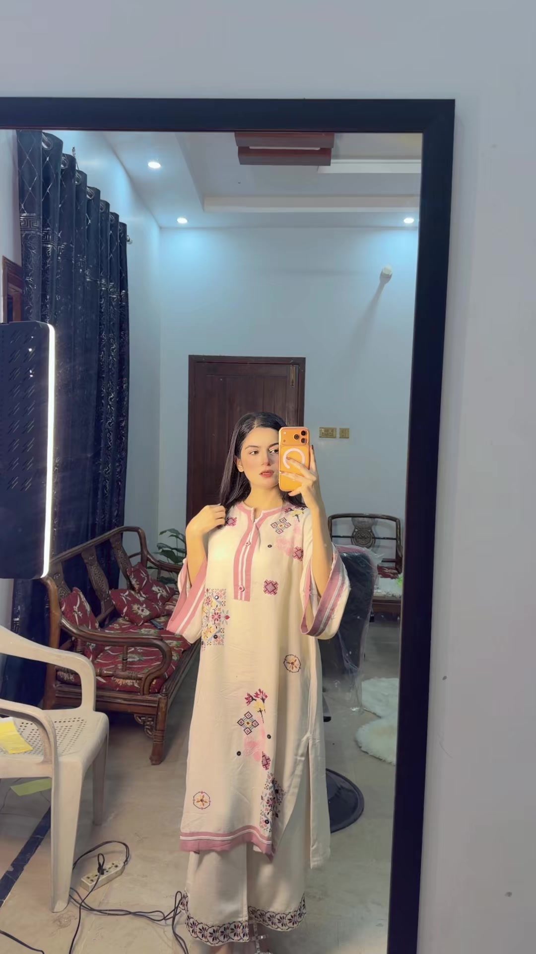 @انعم