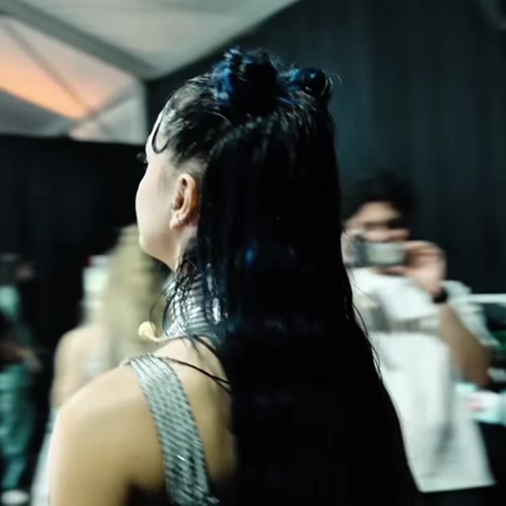 @extilypose