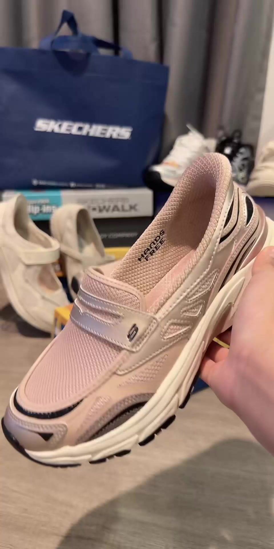 @K.S6titchSkechers