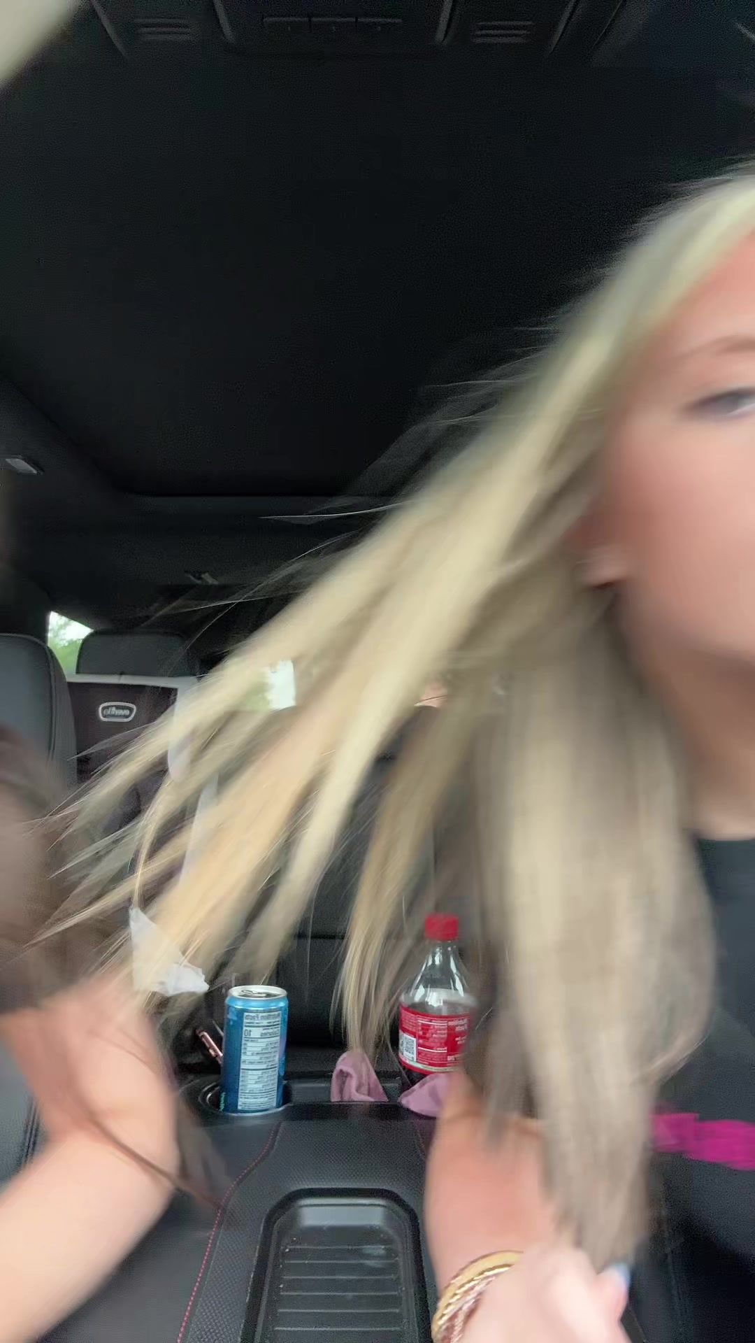 @Erinlindshitch