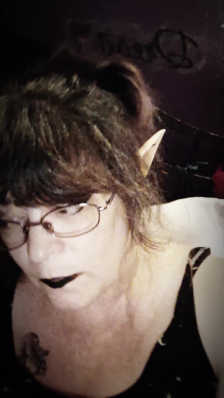 @🧙♀️🐈⬛Mickey Hollow📚🧝♀️