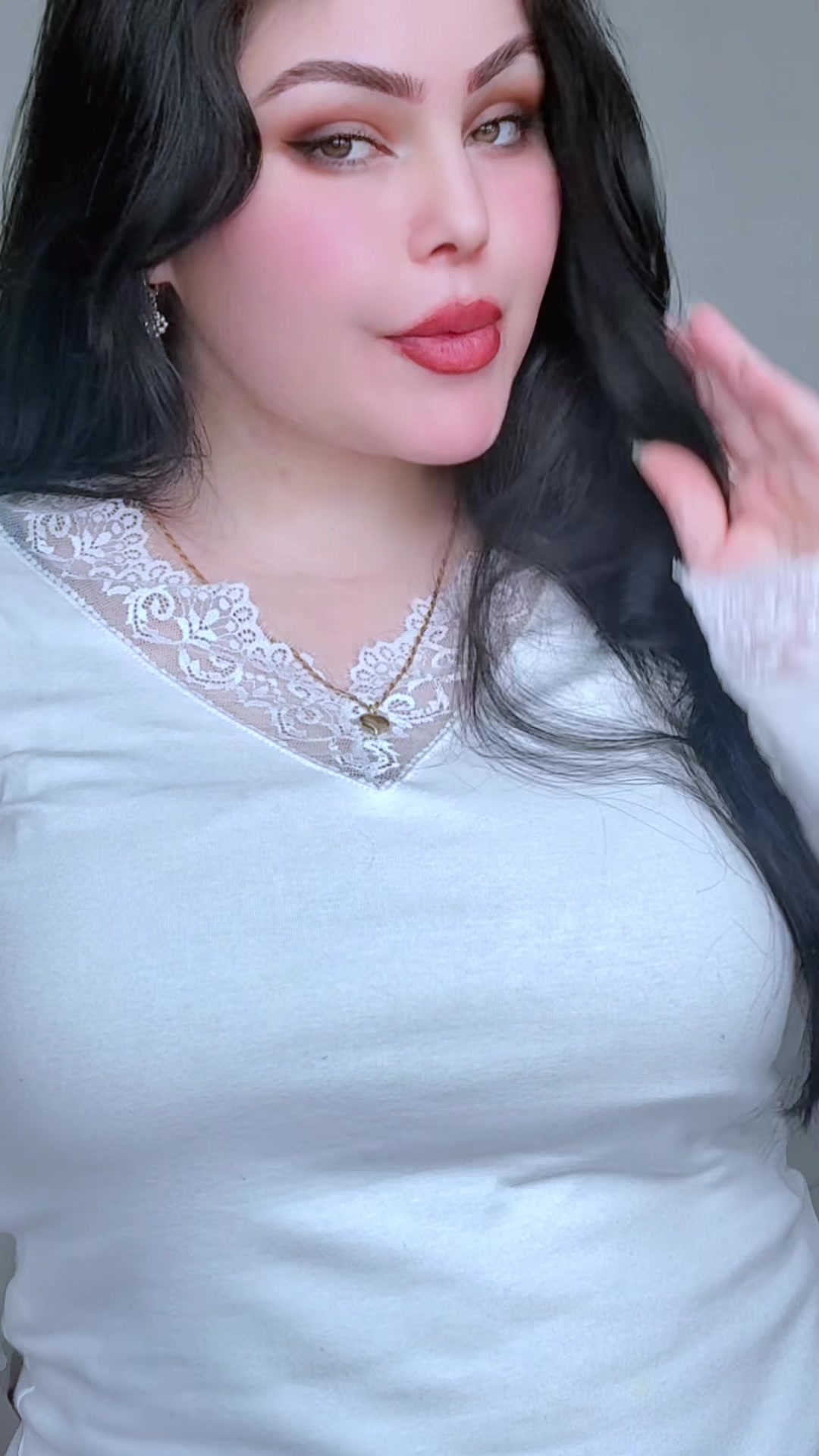 @Sanam🧏🏻&zwj;♀️