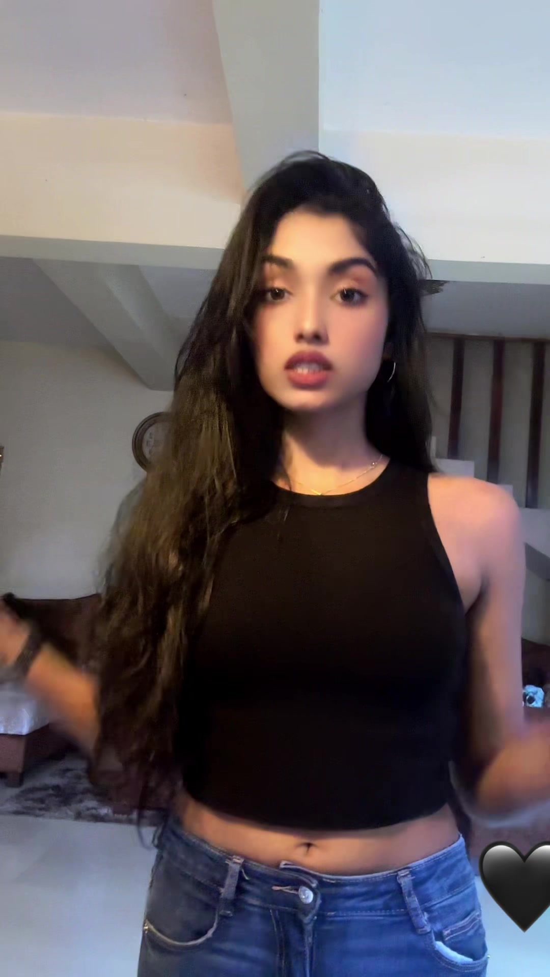 @sheneliromaya