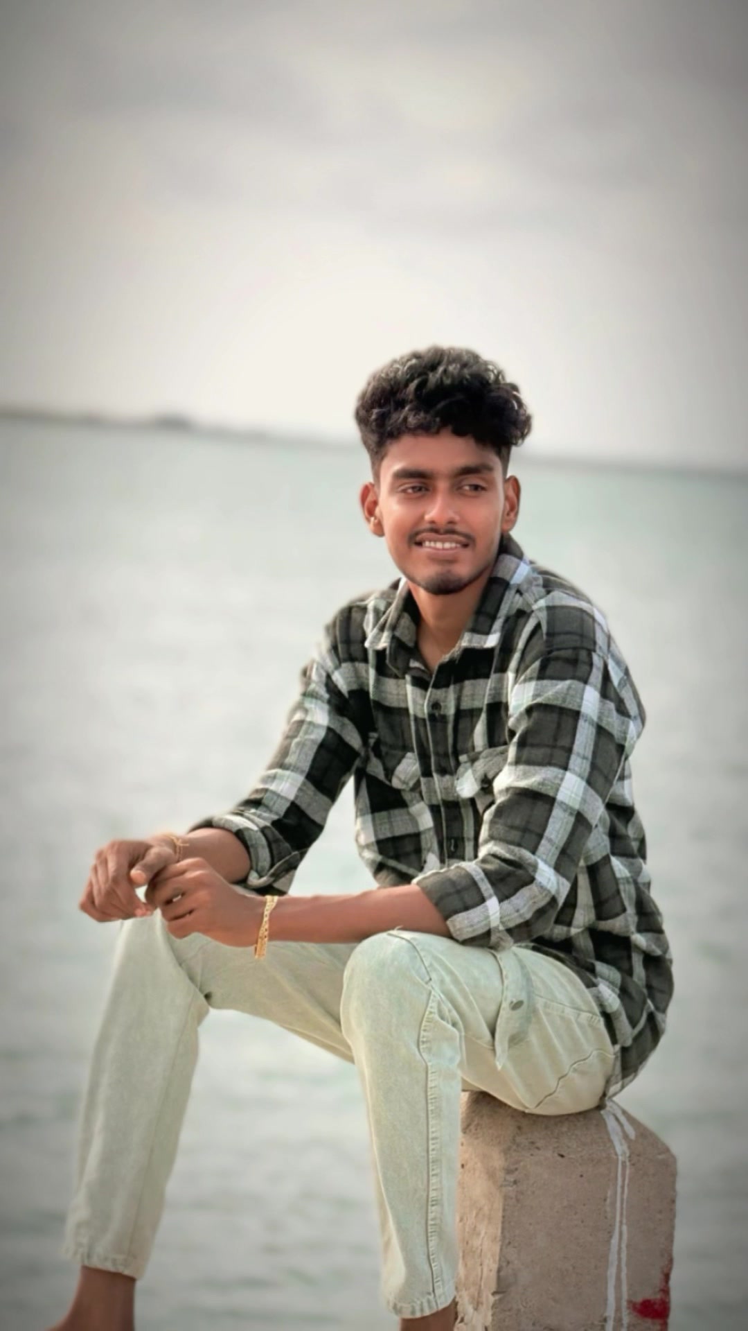 @RiShI0.3 🦋🤍