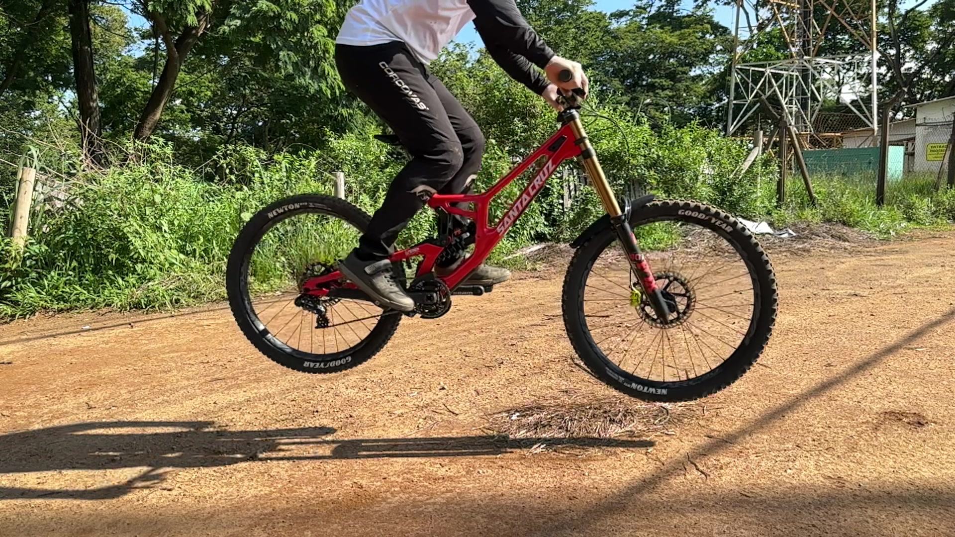 @Kevin Angelo / Downhill-Enduro