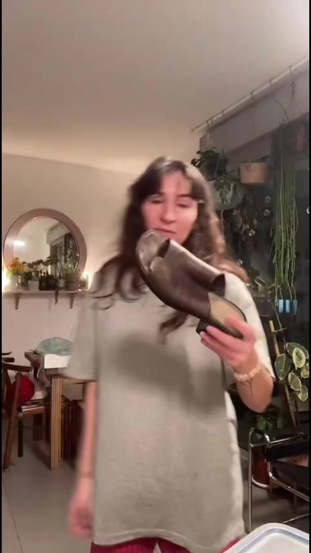 @מירב מלכת הזבל והעציצים