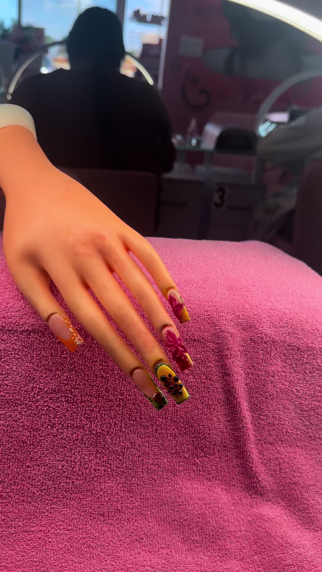 @nail tech🧚&zwj;♀️