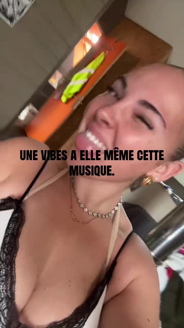 @𝐣𝐞𝐚𝐧𝐧𝐞_𝐠𝐬𝐭𝐥