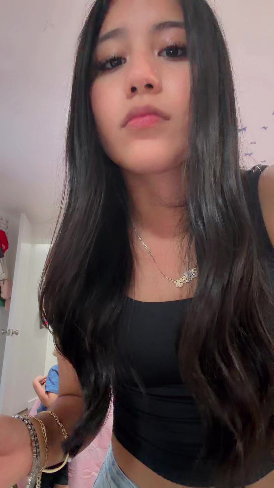 @khgvbhhcv