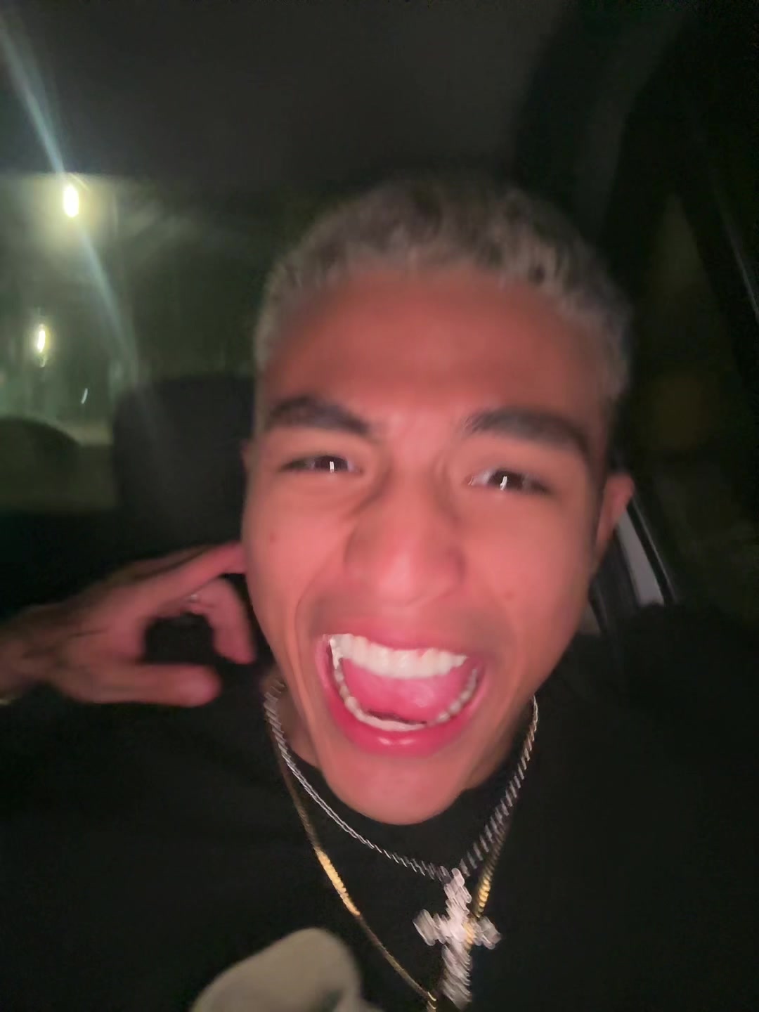 @𝐇𝐮𝐠𝐨 🦦