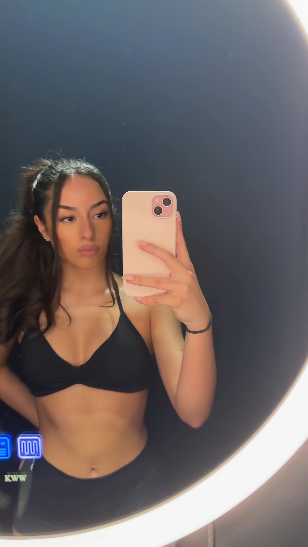 @Sophia