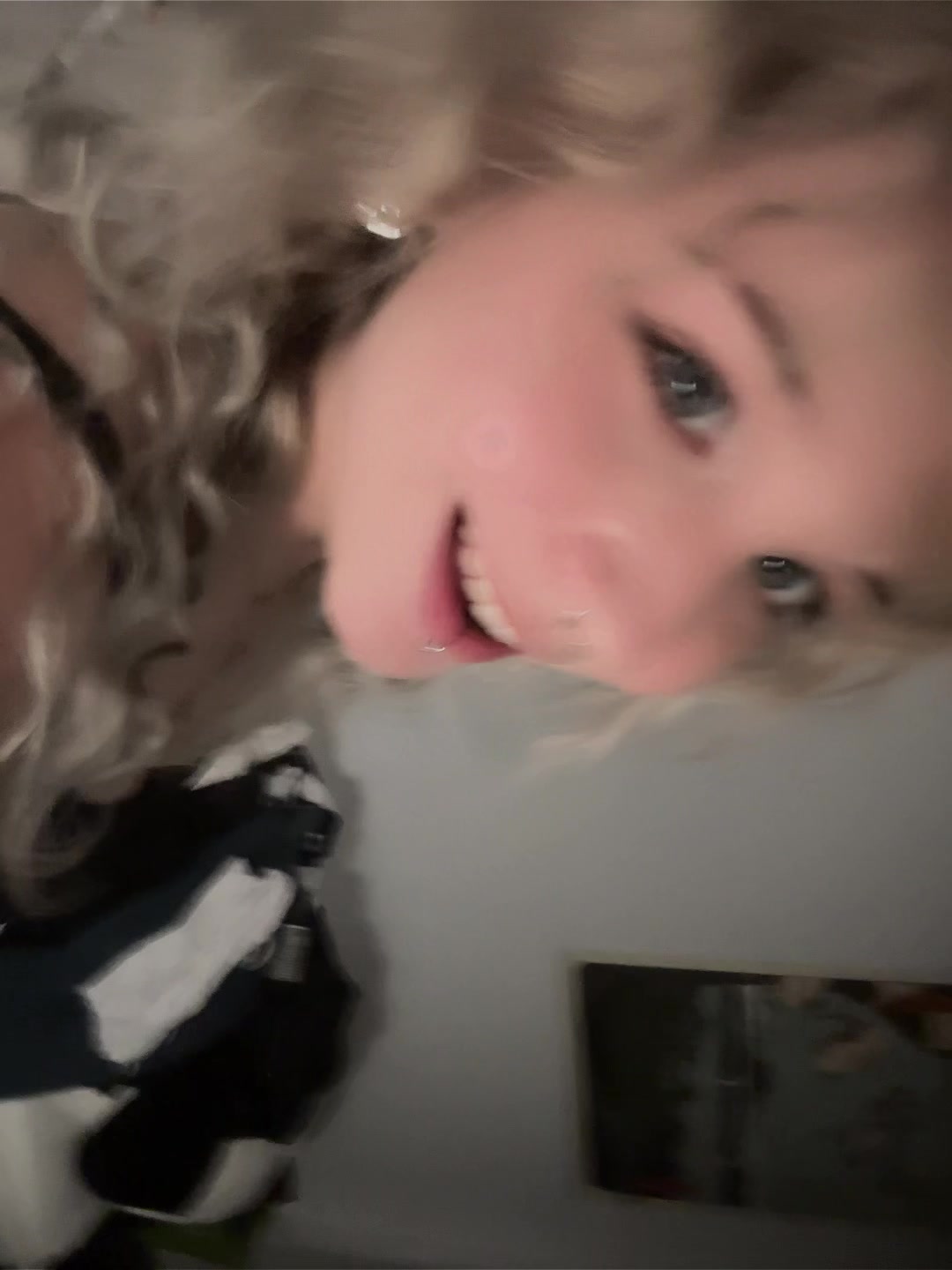 @aweiloria