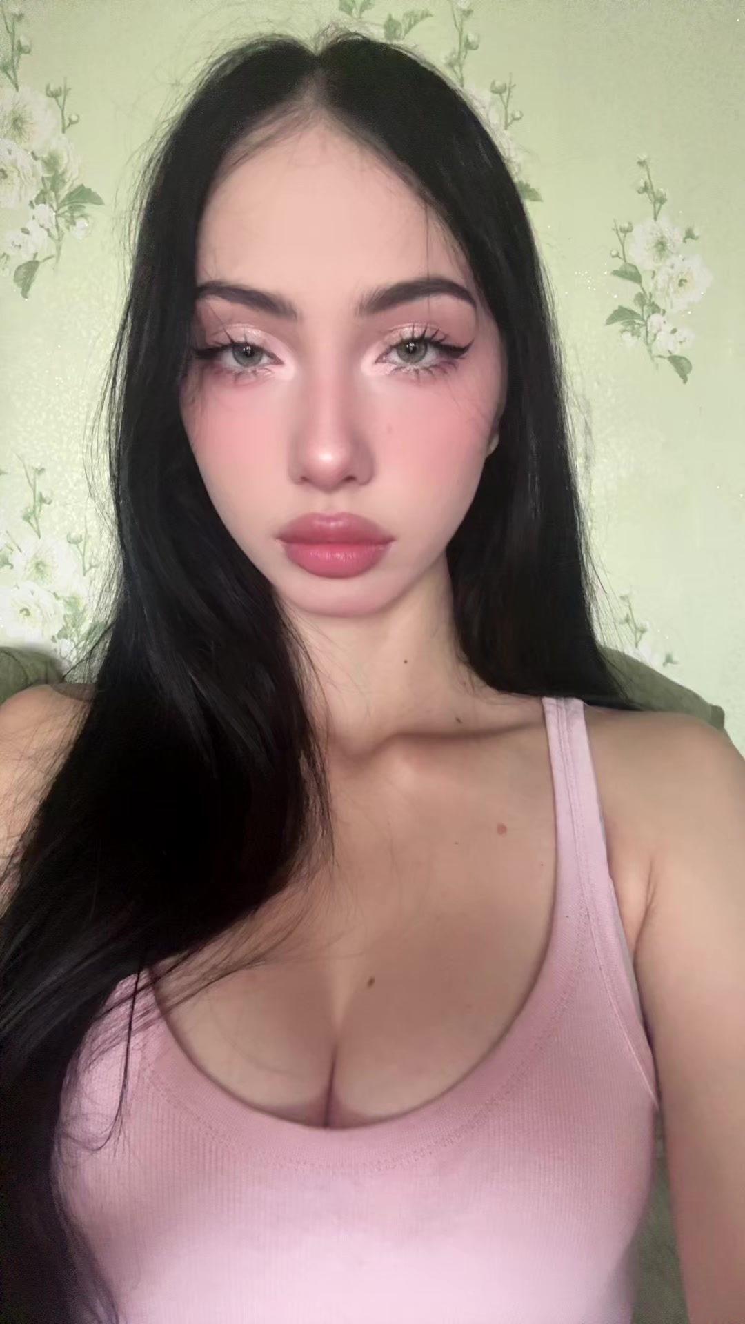 @rei)