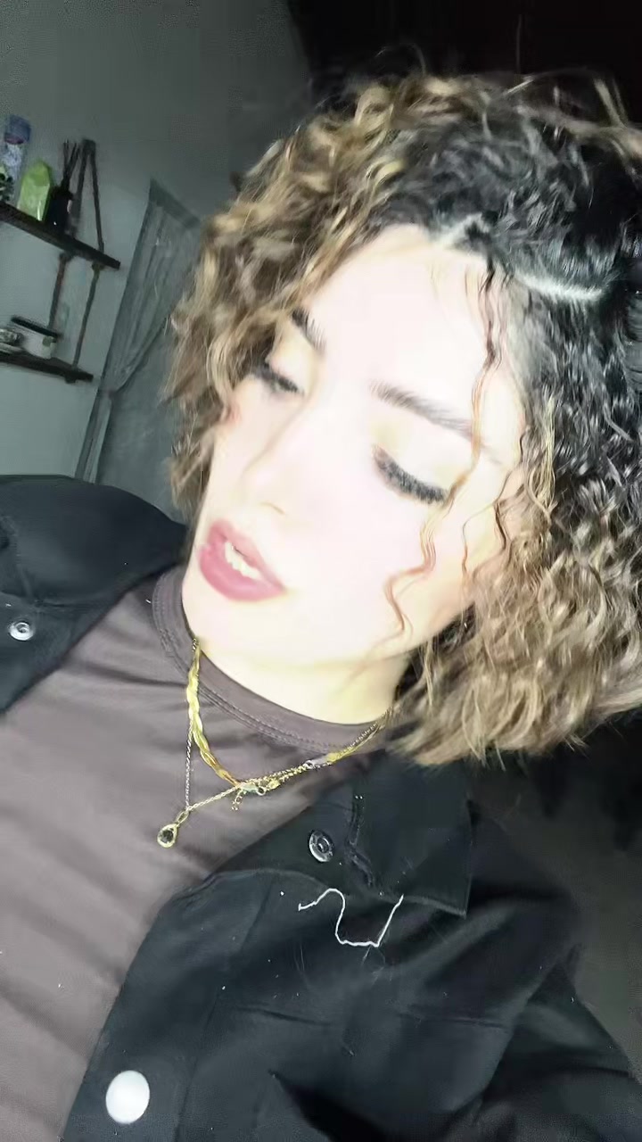 @Abii🍒
