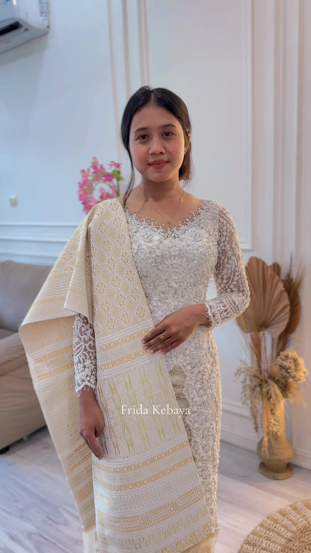 @Frida_Kebaya