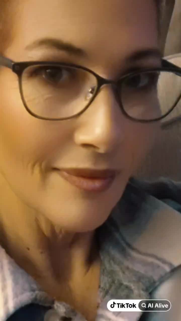 @tiseyethequeen