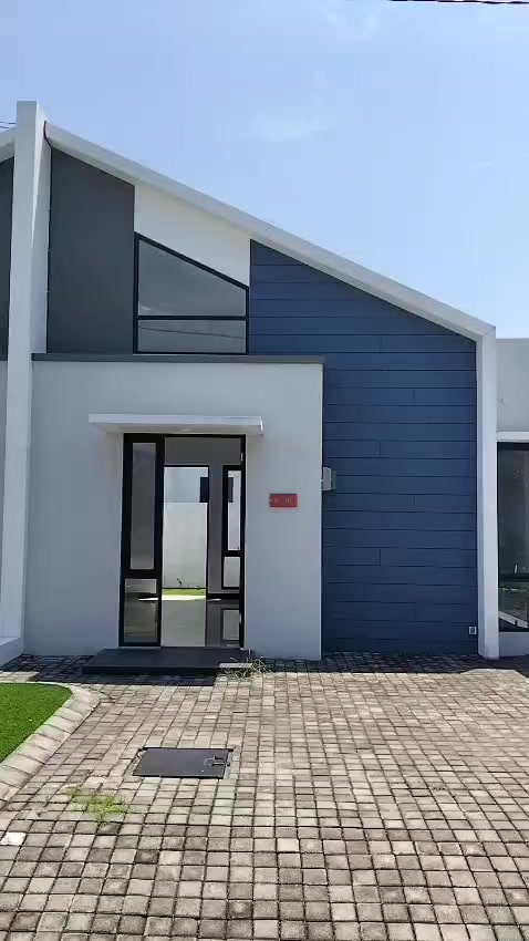 @Ratri Real Estate Brighton Sig