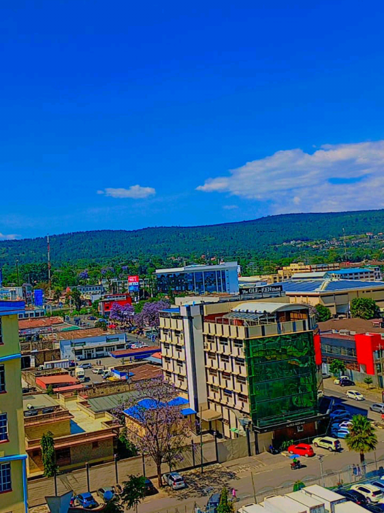 @📚ÕGÅRÓ_ISÀAC🇰🇪