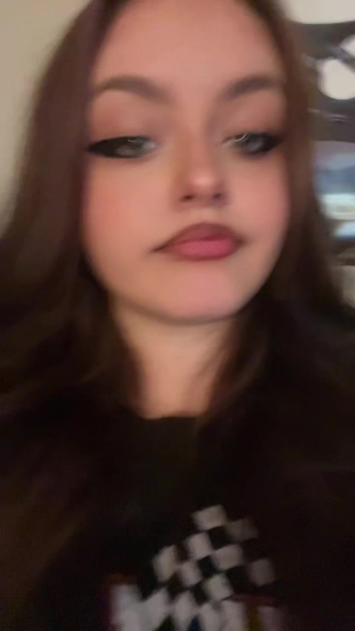 @Freaky fairy🧚♀️💋🫰