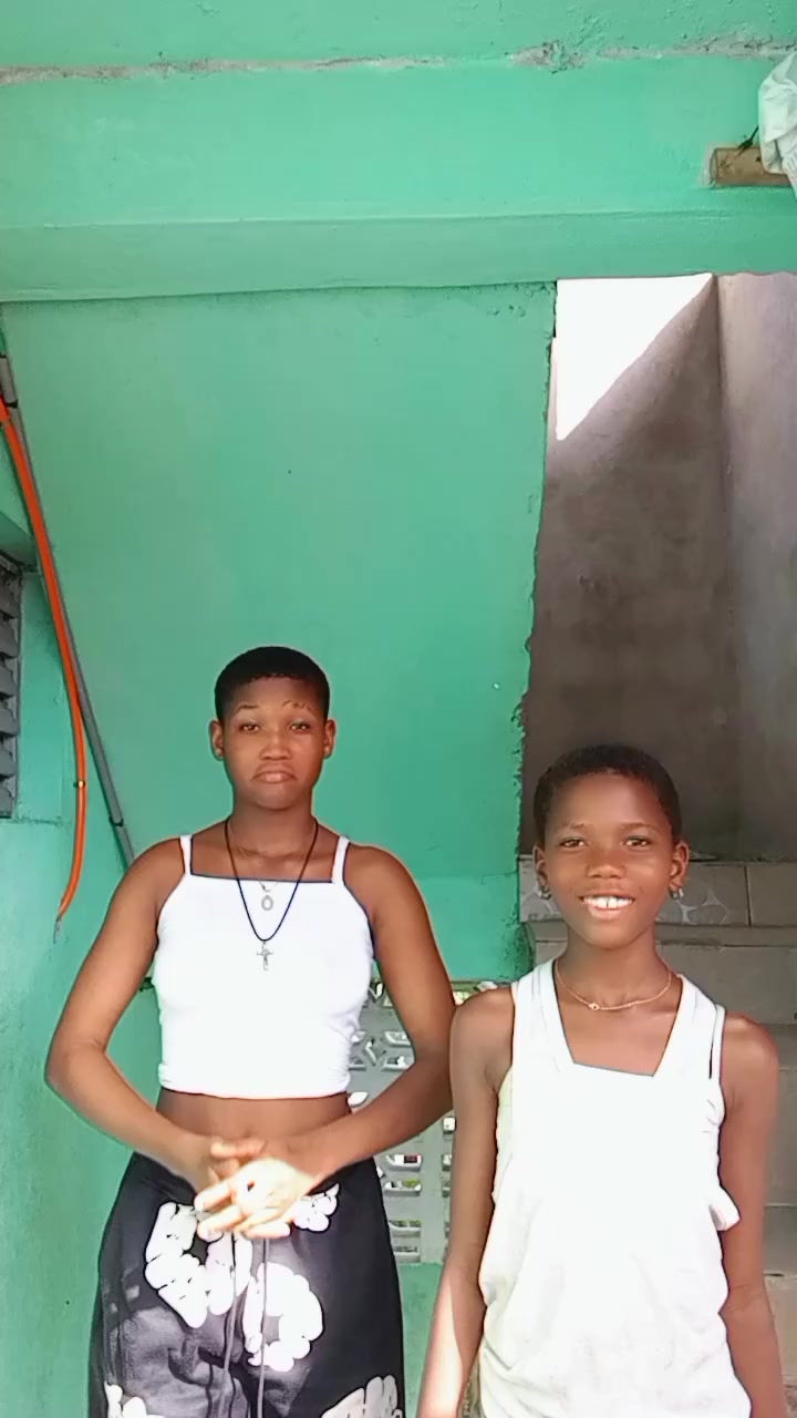 @Tchaniss.spam4