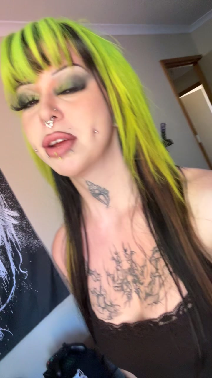 @LivingSkullz 🖤