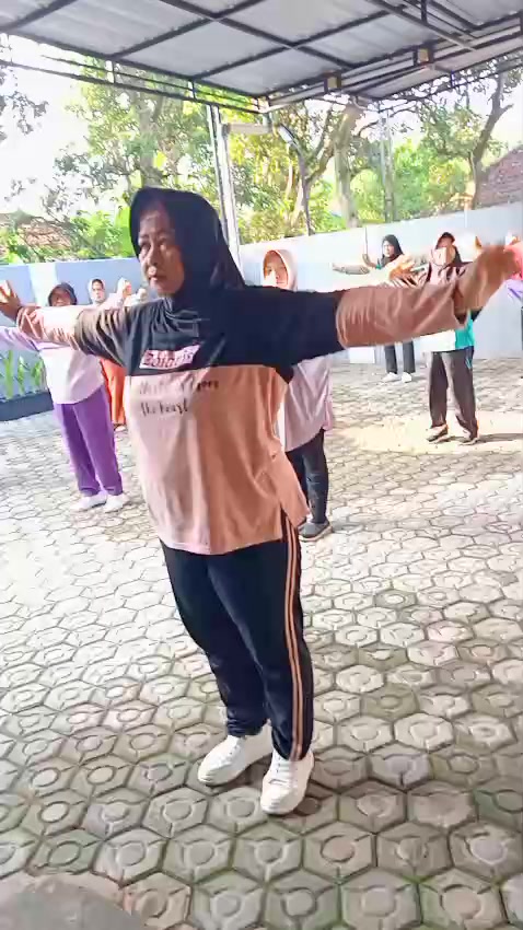 @mama dini astya