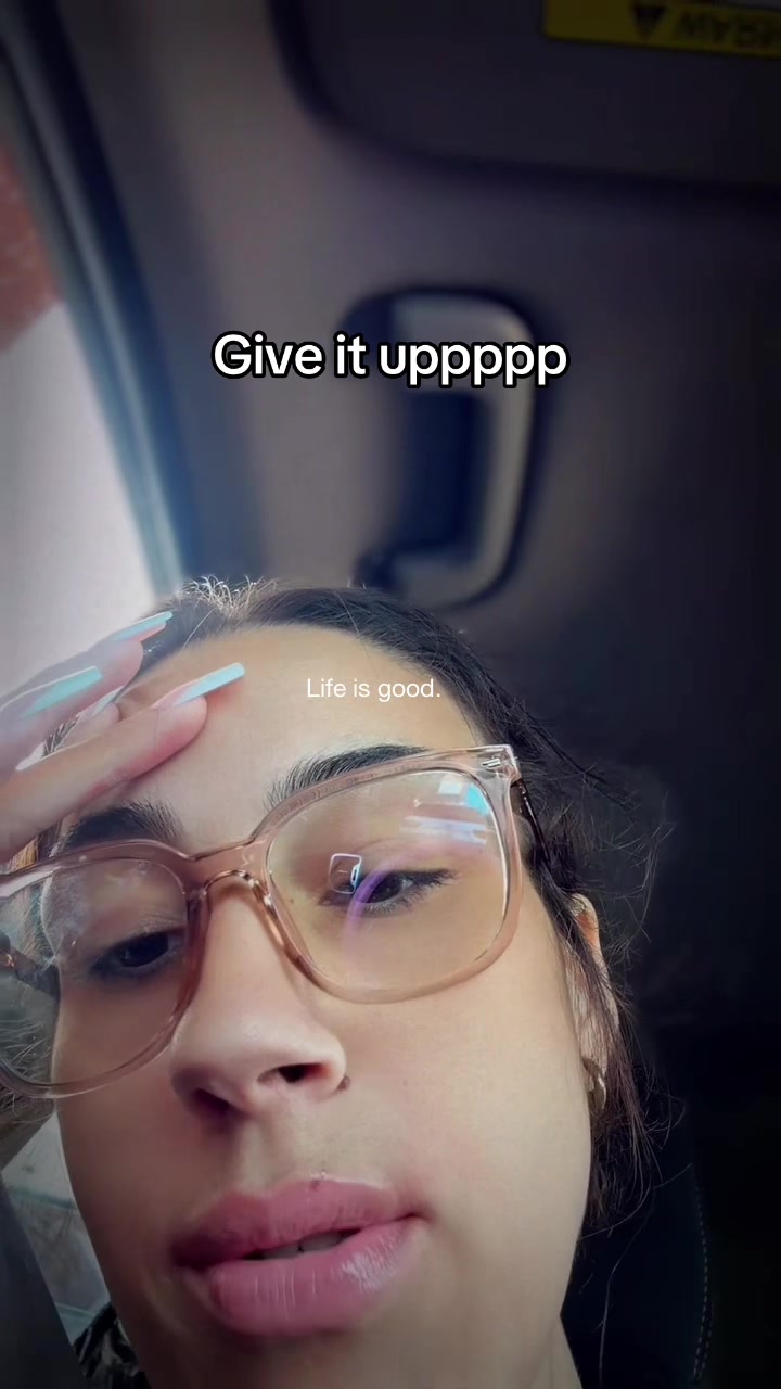 @S I L V I A E L I Z A B E T H