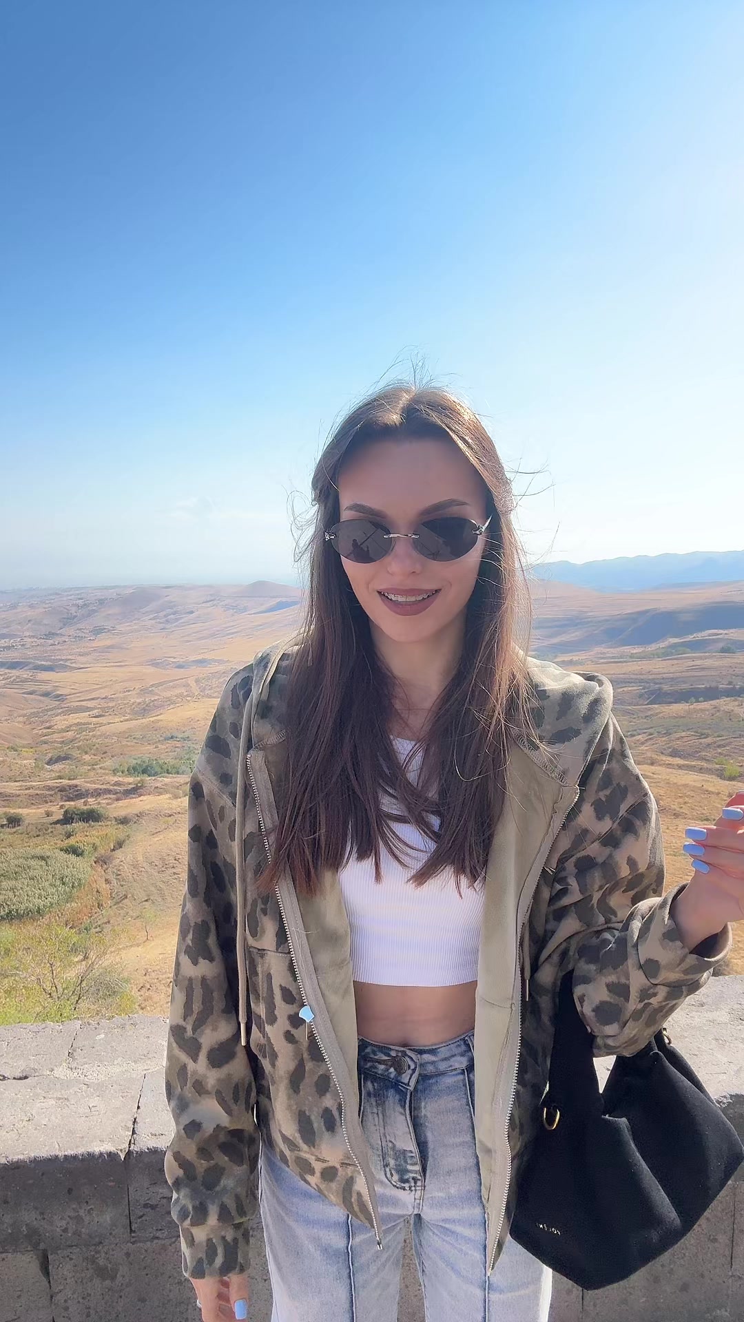 @Lara🦋