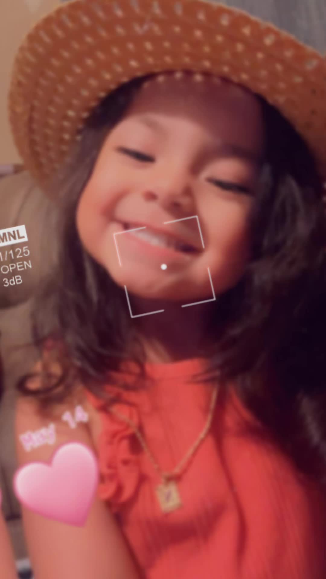 @Claudia Llanas566