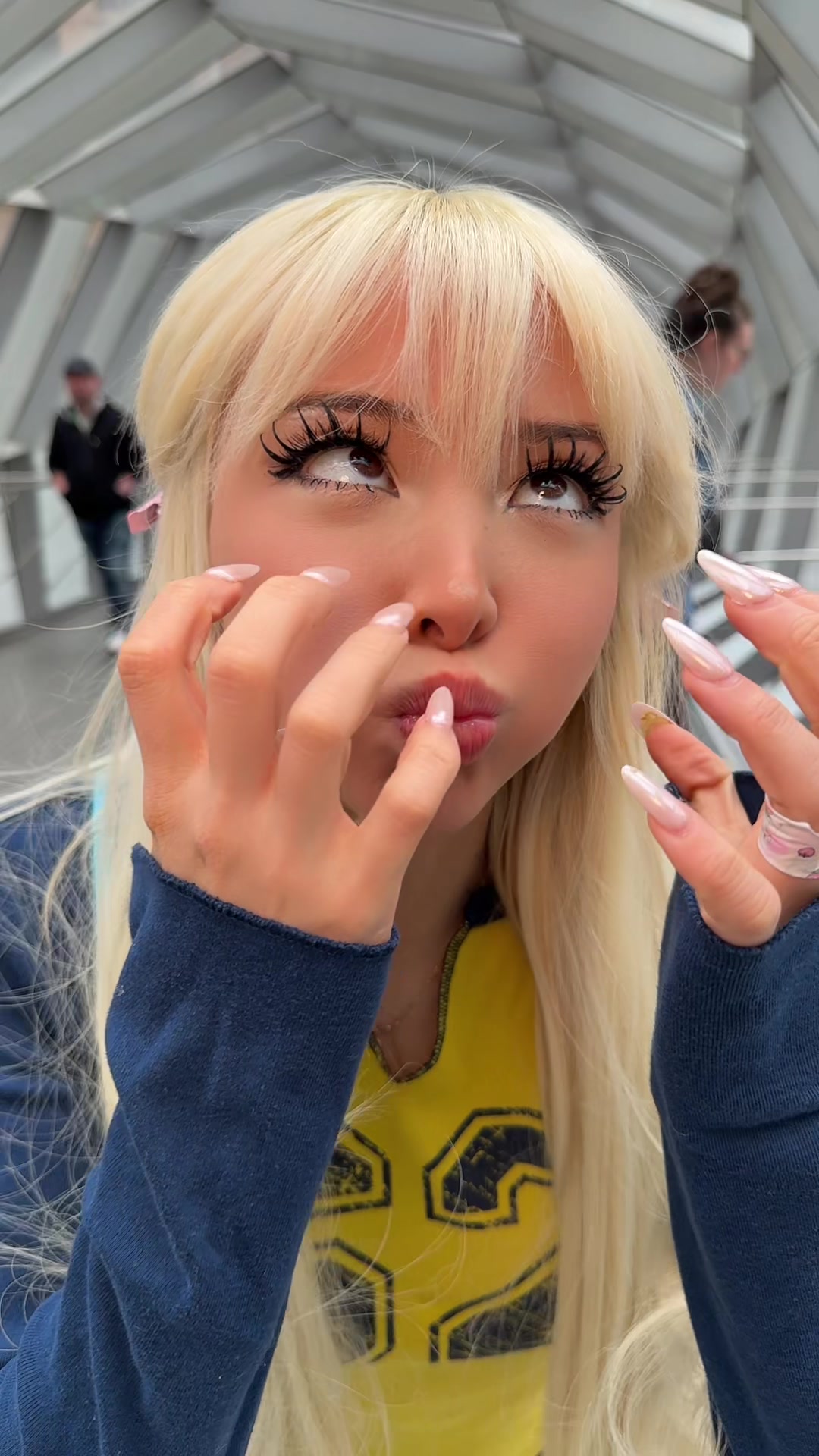 @mia