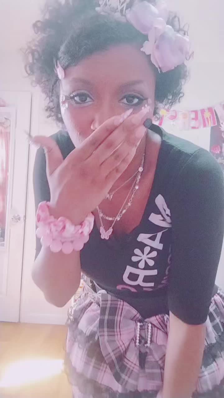 @ᕱ👑ᕱ