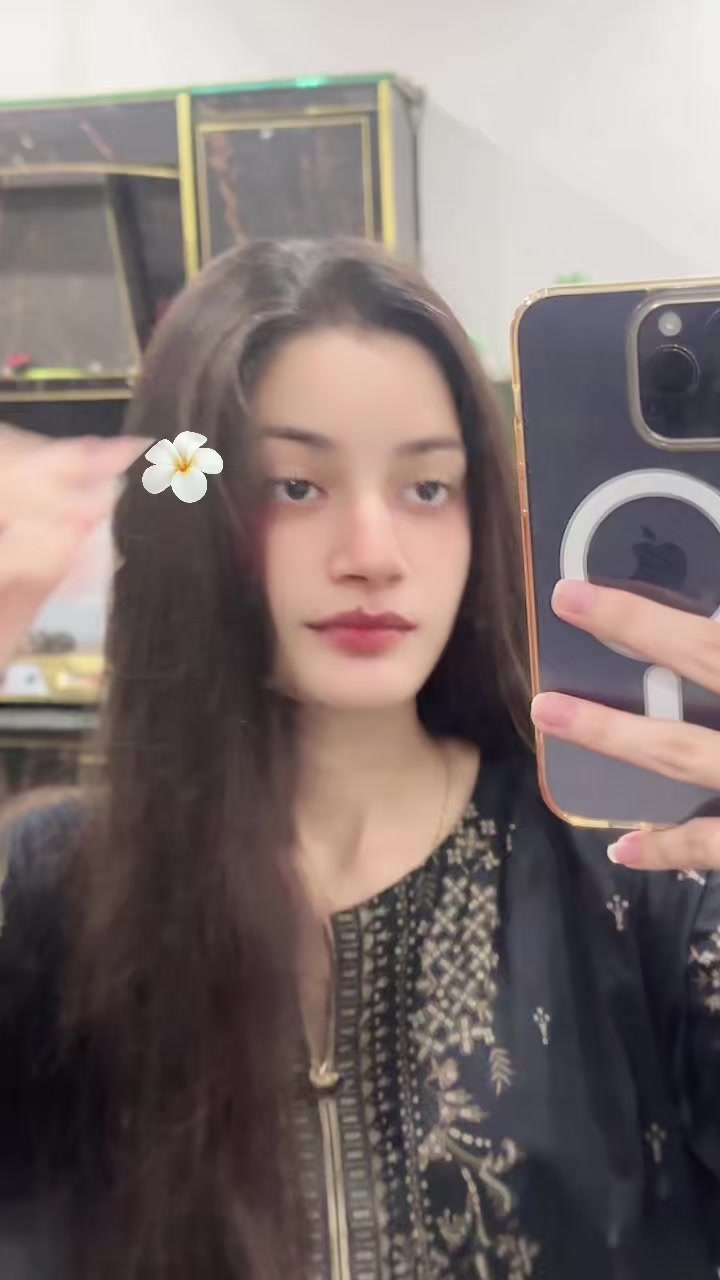 @علیشاء ملک 🦋
