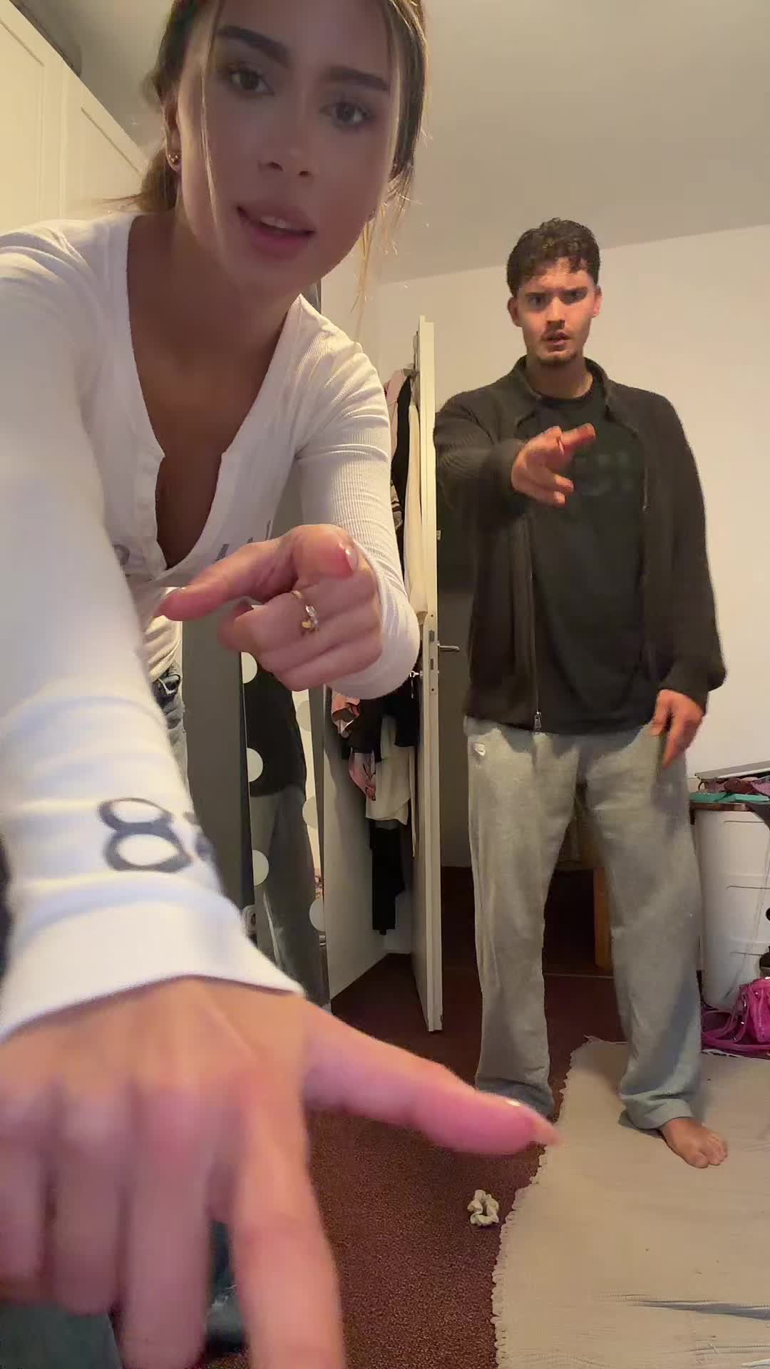 @yaezminn