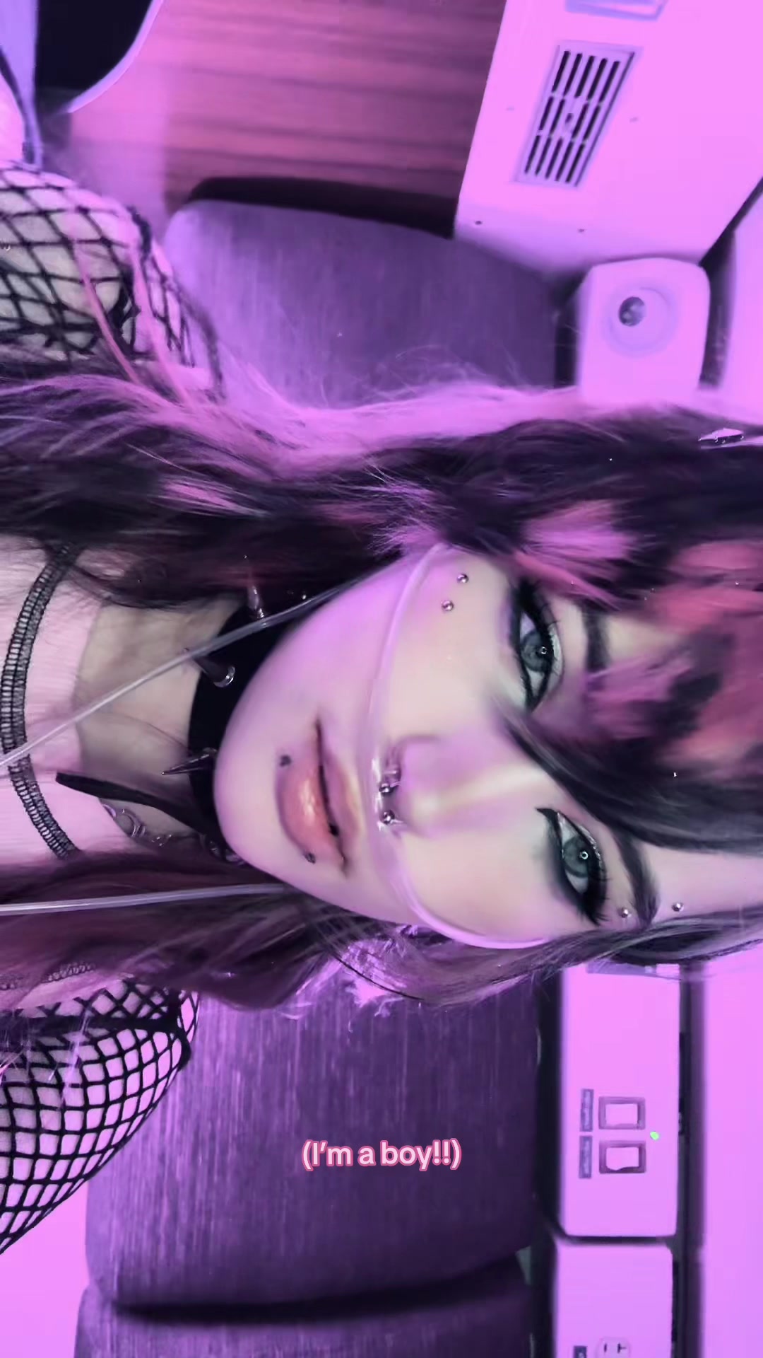 @UwU