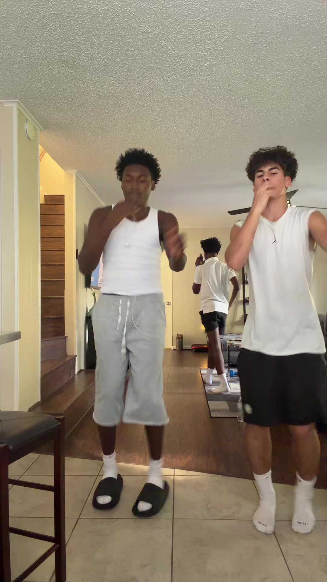 @Zo