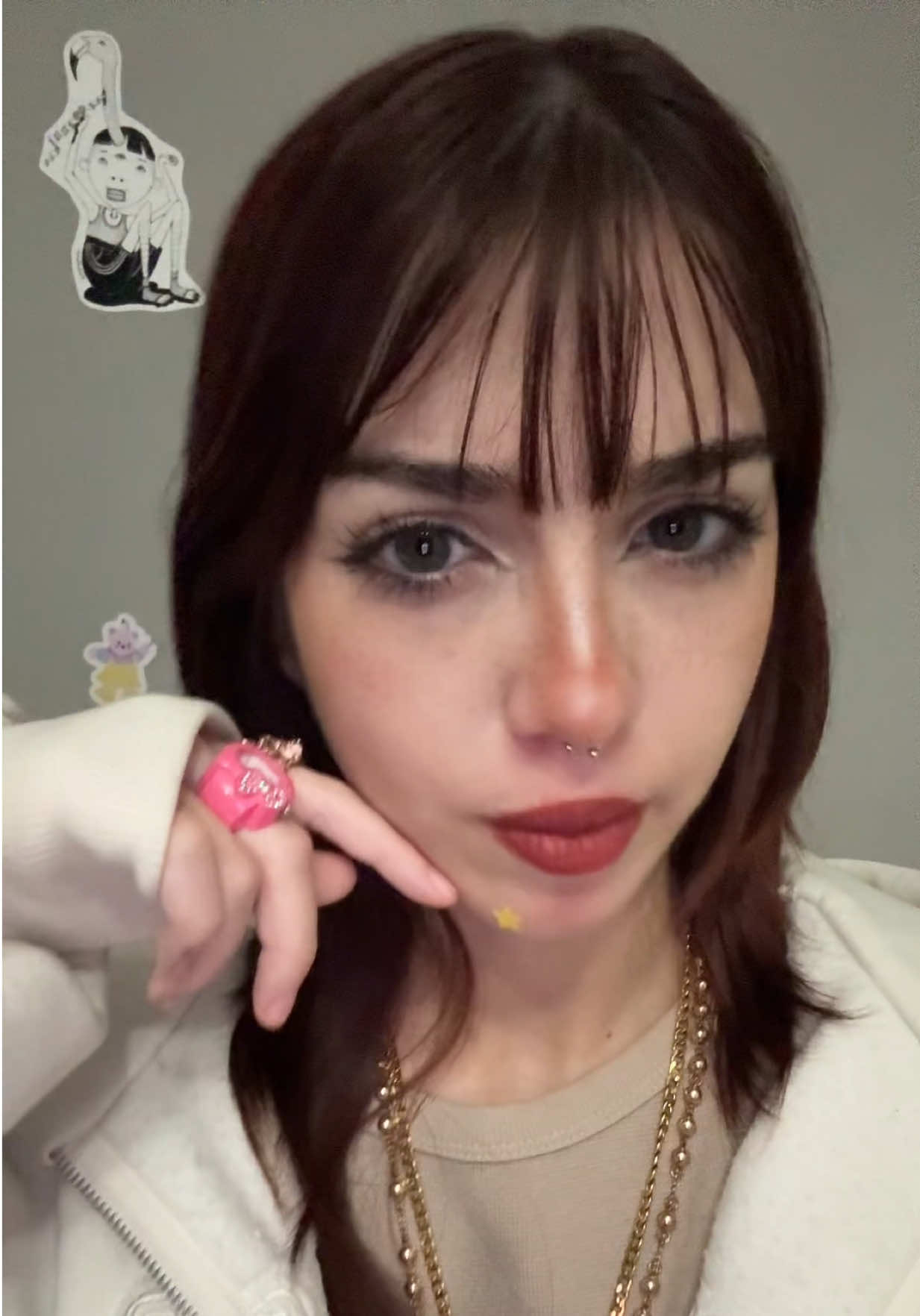 @vickyest