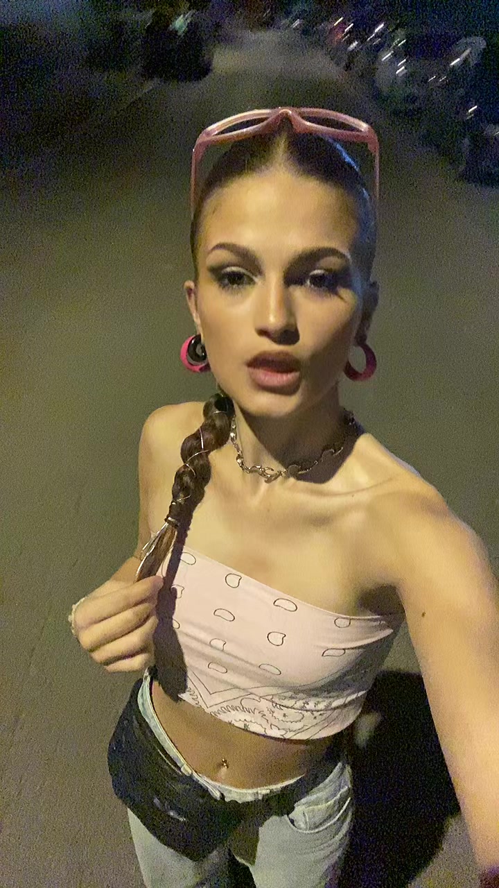 @Леонтина
