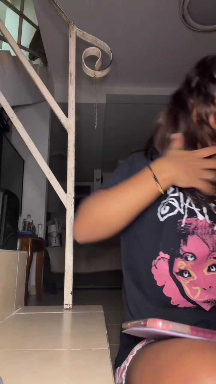@Ale👻
